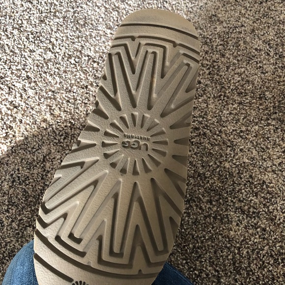 Short classic chestnut UGG boots - Picture 5 of 7